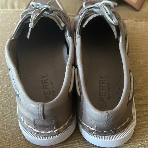 gray sperry top sider - Picture 4 of 5